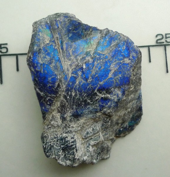 ブルースペクトロライトの原石